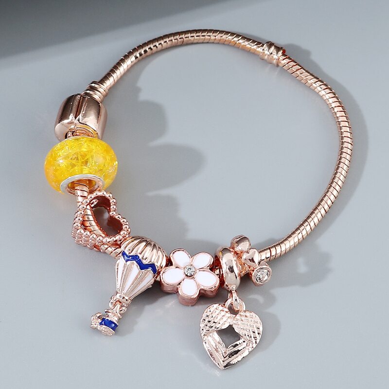 

Flower Heart Decor Bracelet, Gold