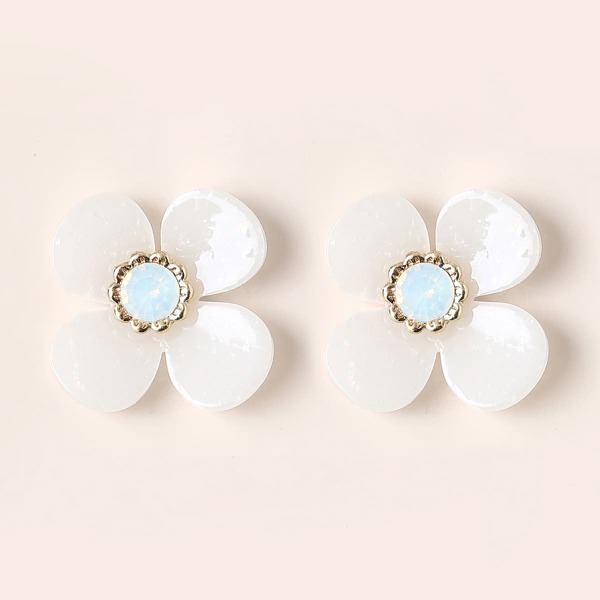 

Flower Design Stud Earrings, White