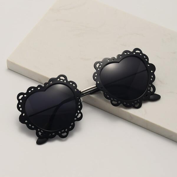 

Fashion Metal Heart Sunglasses, Black