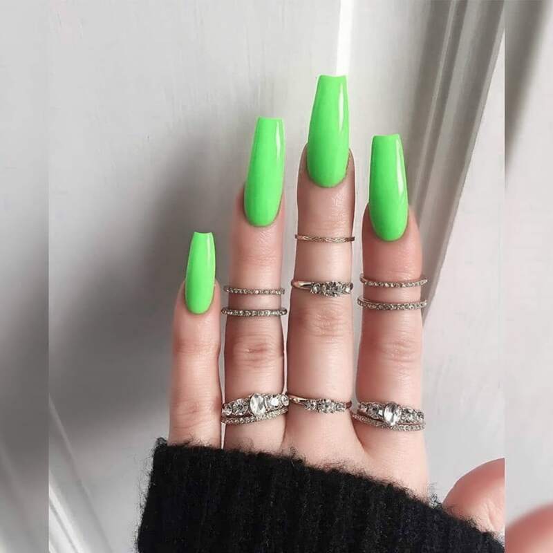 

24pcs Long Square Fake Nail & 1sheet Tape & 1pc Nail File, Green