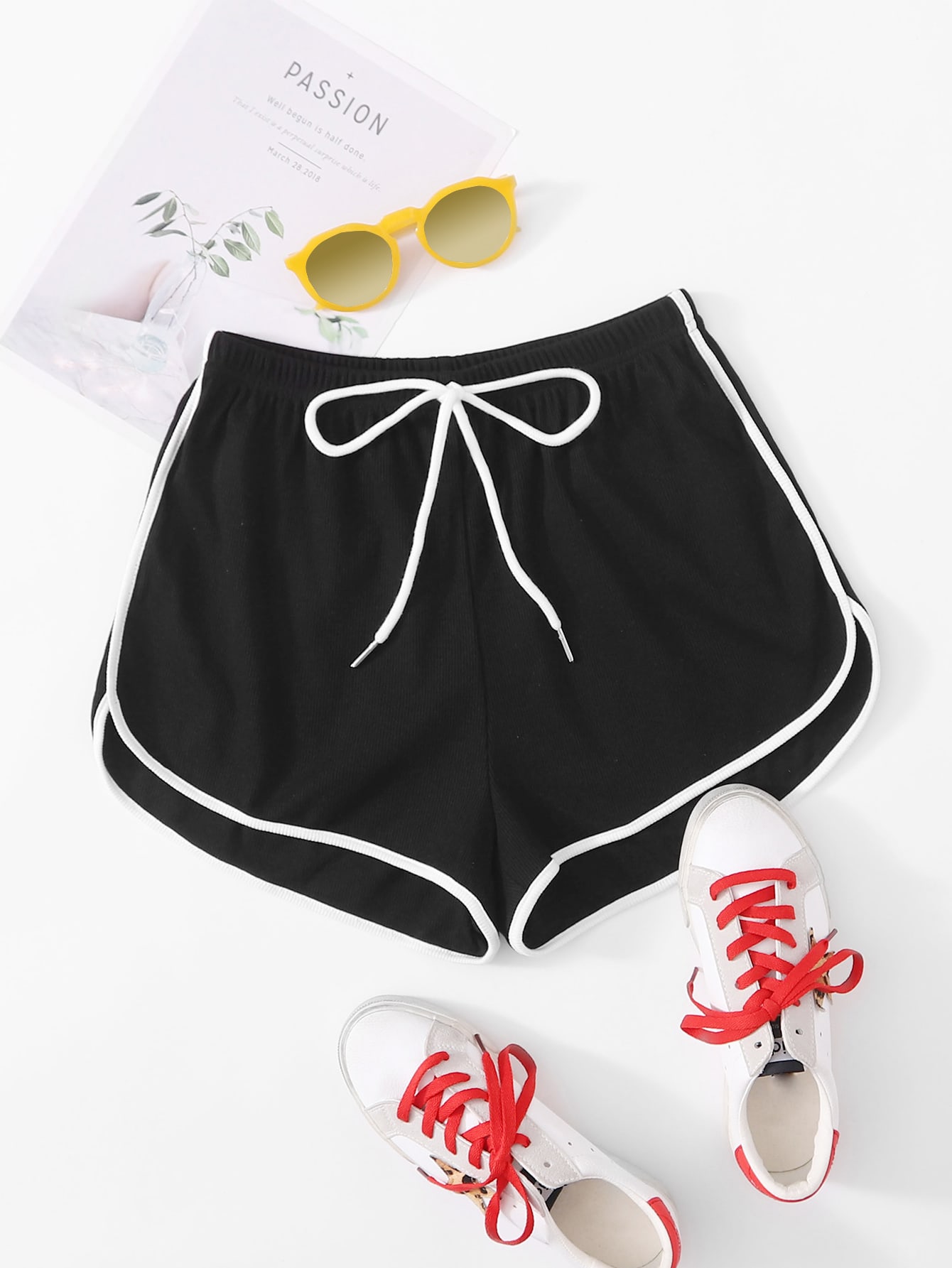 SHEIN Drawstring Waist Dolphin Shorts 