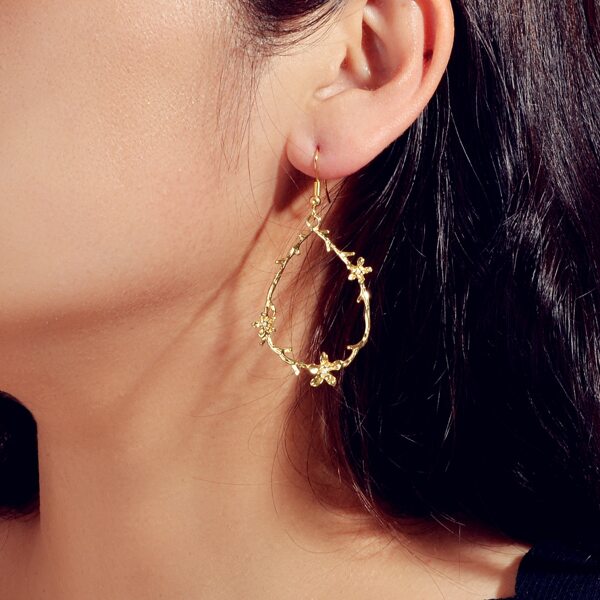 

Flower Water Drop Earrings, Gold