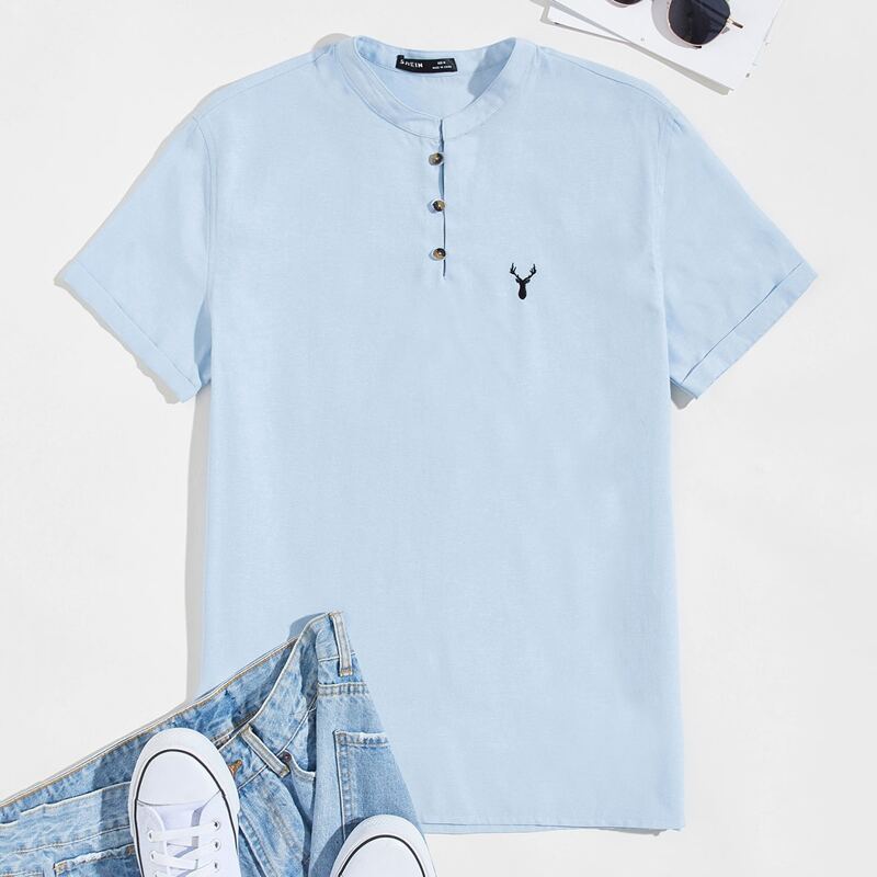 

Guys Deer Embroidery Buttoned Half Placket Shirt, Baby blue