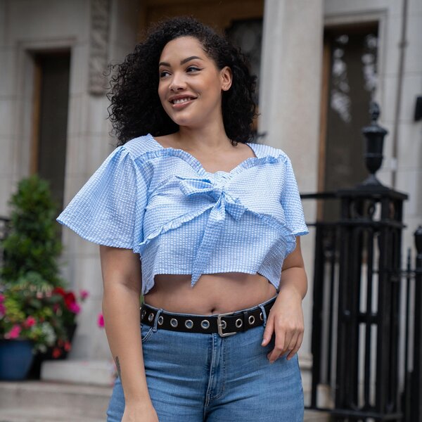 

Plus Frill Trim Knot Front Crop Gingham Top, Baby blue