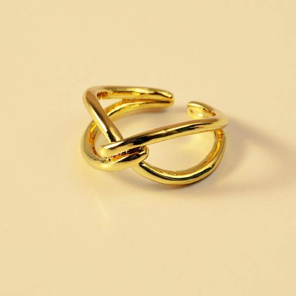 

Metal Twist Ring, Gold