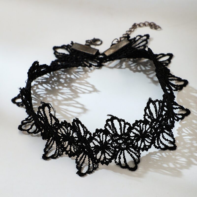 

Floral Lace Choker, Black