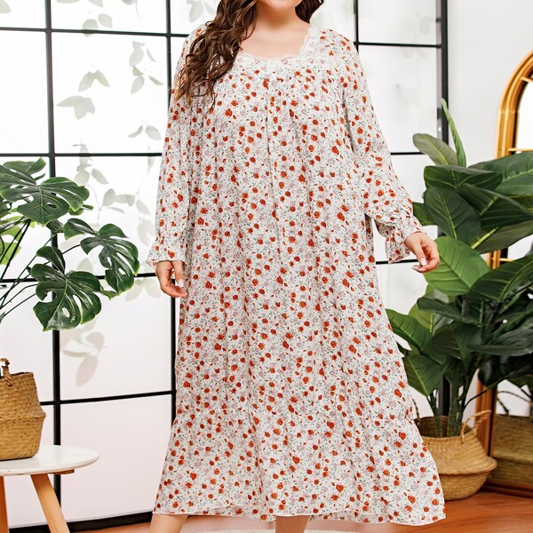 

Plus Contrast Lace Ditsy Floral Night Dress, Multicolor