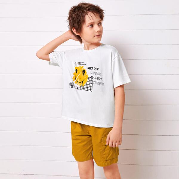 

Boys Letter Graphic Top & Flap Pocket Patched Shorts Set, Multicolor