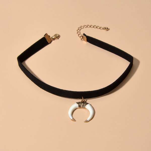 

Horn Pendant Necklace, Black
