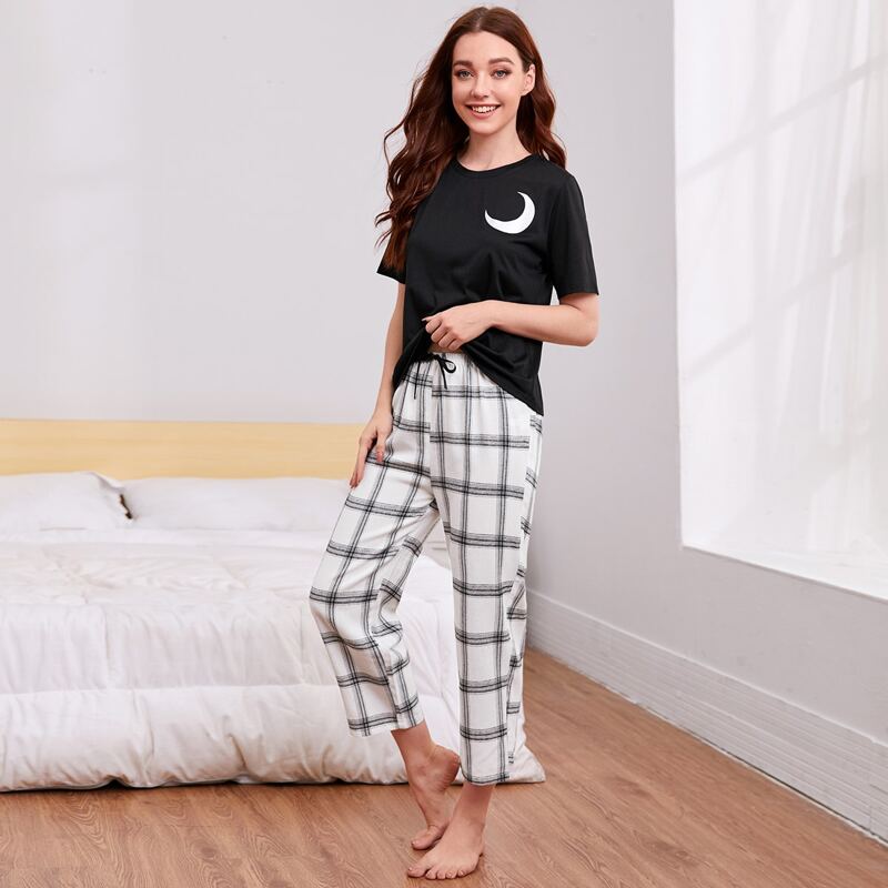 

Moon Print Tee And Plaid Drawstring Waist Pants PJ Set, Black and white