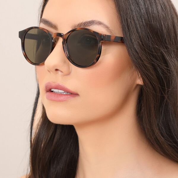 

Leopard Round Wayfarer Acrylic Sunglasses, Brown