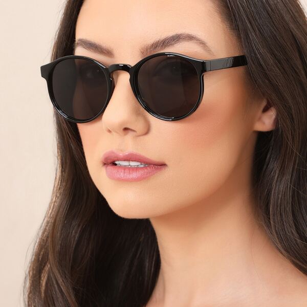 

Round Wayfarer Acrylic Sunglasses, Black