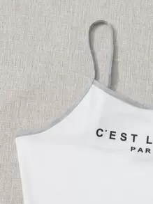 SHEIN EZwear طقم سروال قصير مع لباس علوي بحمالات مقوس متباين بجرافيك شعار