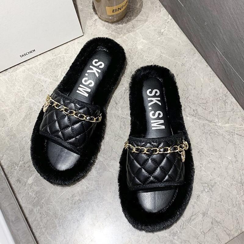

Quilted Chain Fluffy Slippers, Black