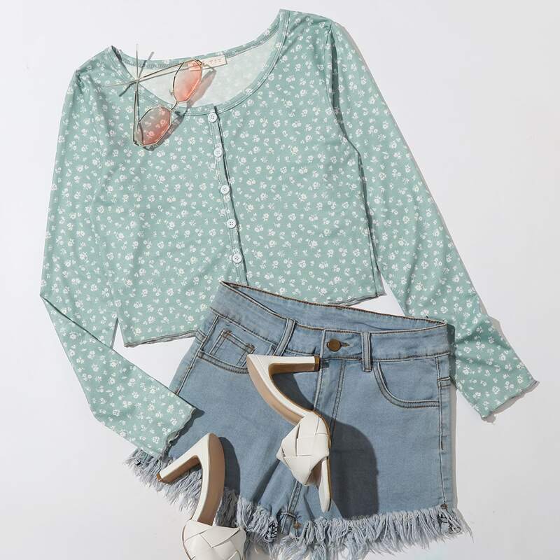 

Ditsy Floral Button Front Tee, Mint green