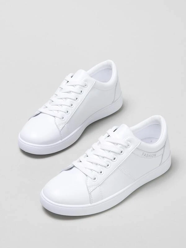 wide fit skate shoes