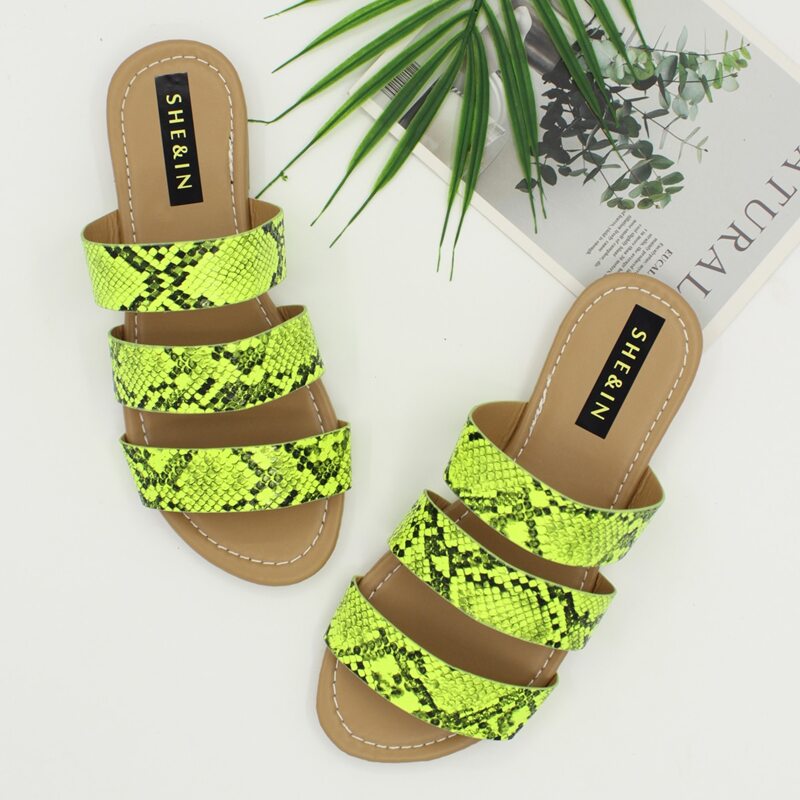 

Open Toe Snakeskin Graphic Slide Sandals, Green