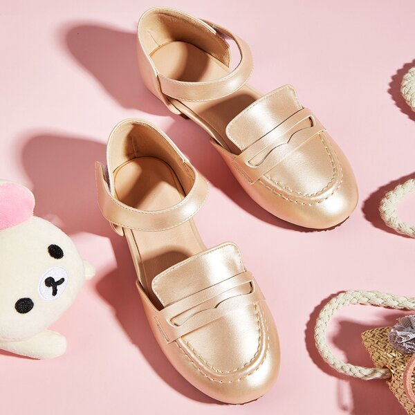 

Toddler Girls Metallic Velcro Strap Flats, Gold