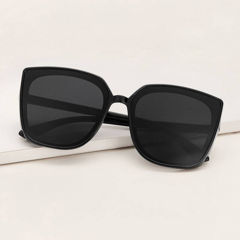 

Plain Frame Flat Lens Sunglasses