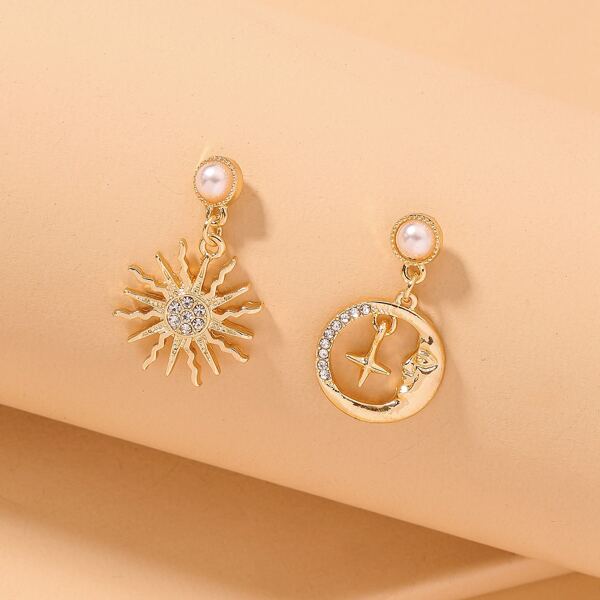 

Rhinestone Engraved Mismatched Drop Earrings, Gold