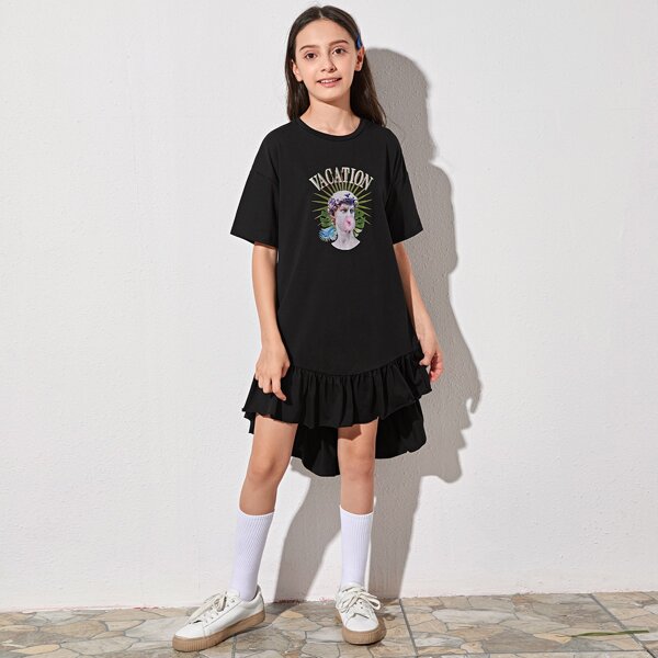 

Girls Drop Shoulder Asymmetrical Ruffle Hem Letter Graphic Dress, Black
