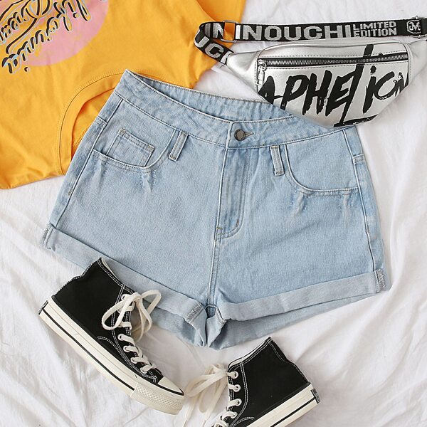 

Light Wash Roll Up Hem Denim Shorts