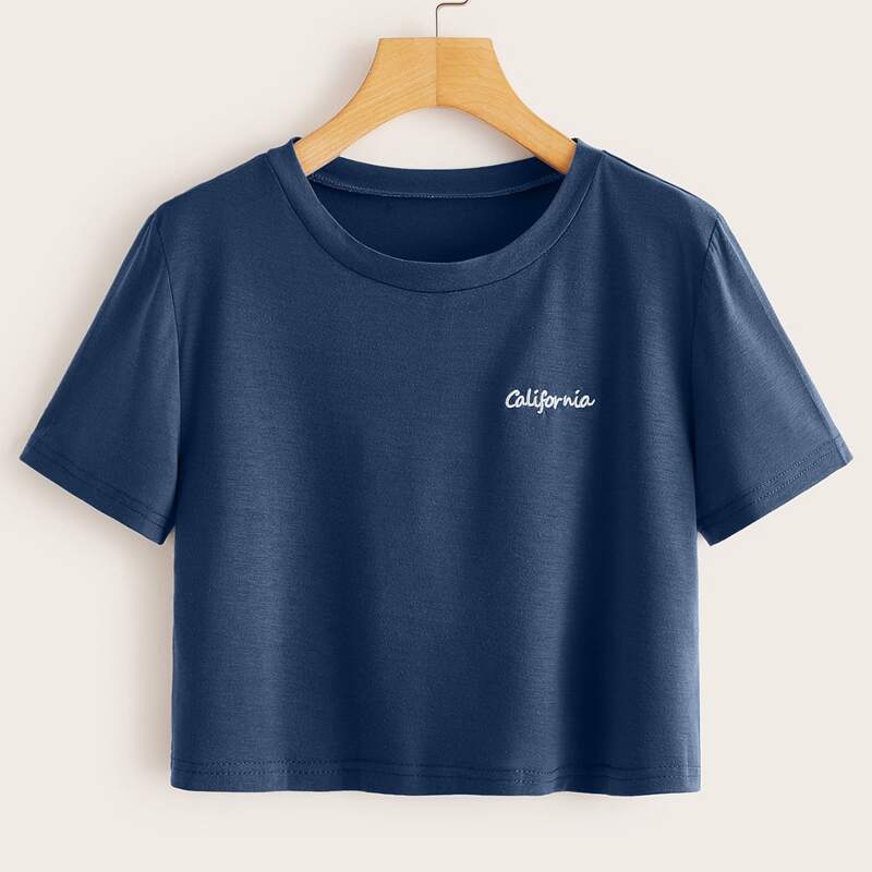 

Letter Graphic Crop Tee