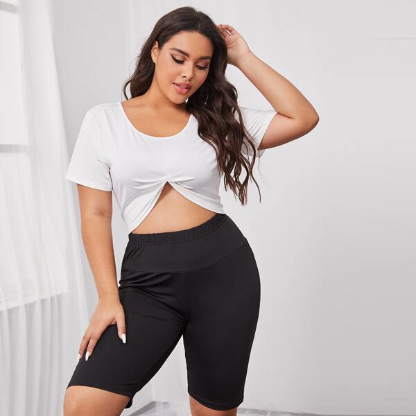 

Plus Twist Front Crop Pajama Set, Black and white