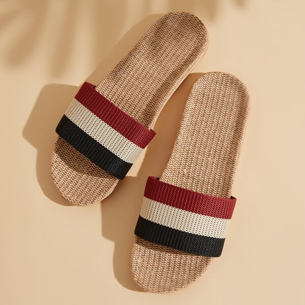 

Men Colorblock Wide Fit Slippers, Multicolor