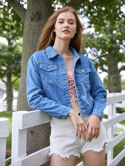 جاكيت جينز نمط المحاصيل بأزرار امامية