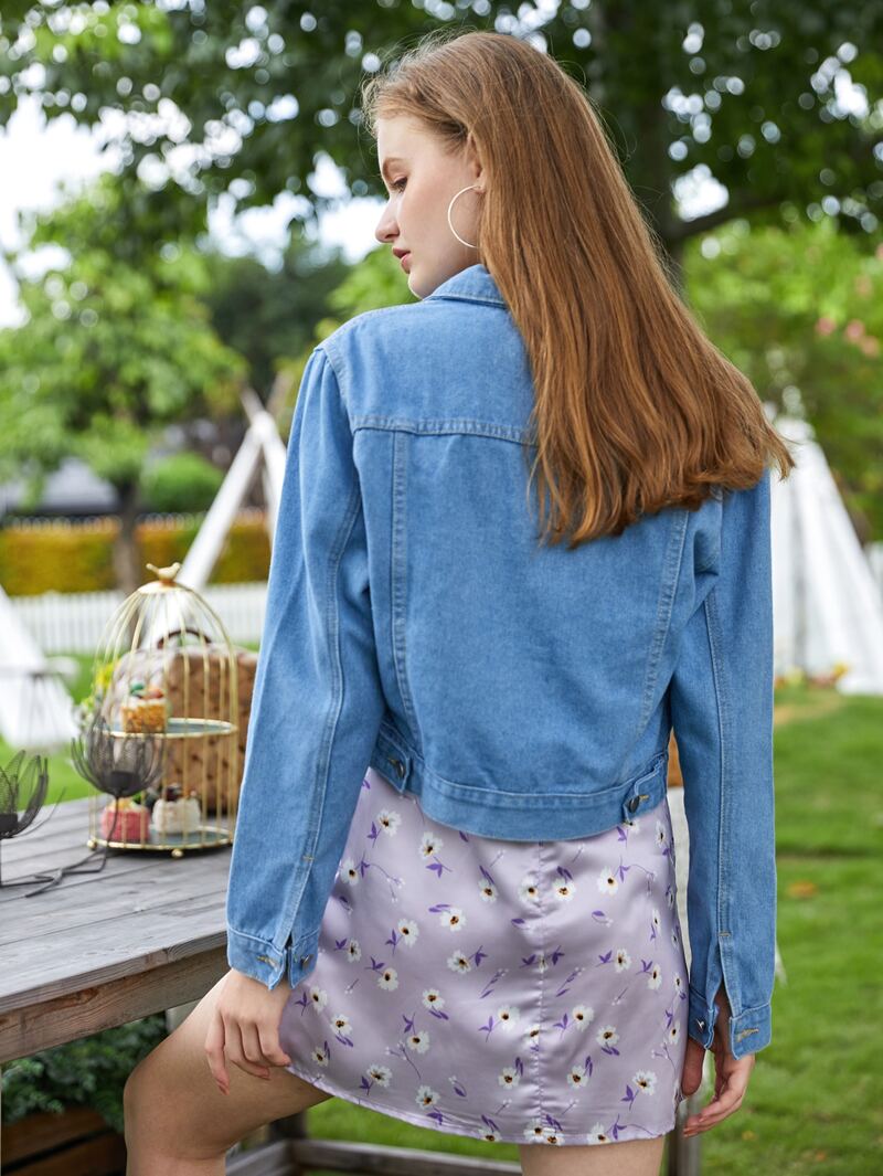 

Button Front Crop Trucker Denim Jacket, Blue