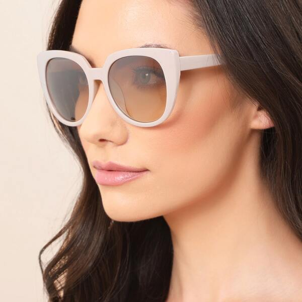 

Oversized Butterfly Frame Acrylic Sunglasses, Beige