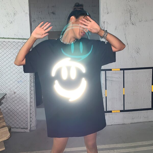 

Reflective Figure Graphic Oversized Tee, Black