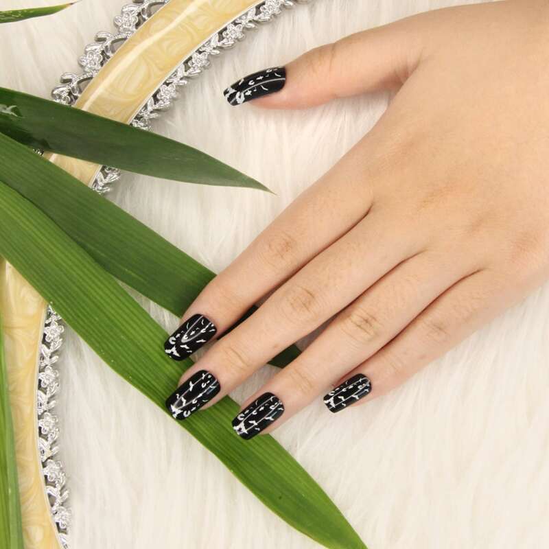

24pcs Two Tone False Nail & 1sheet Tape & 1pc Nail File, Black and white