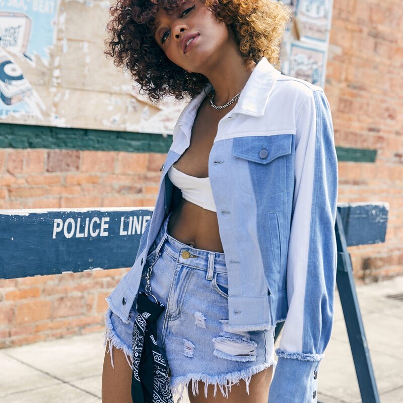 

Raw Hem Button Front Colorblock Denim Jacket, Light wash