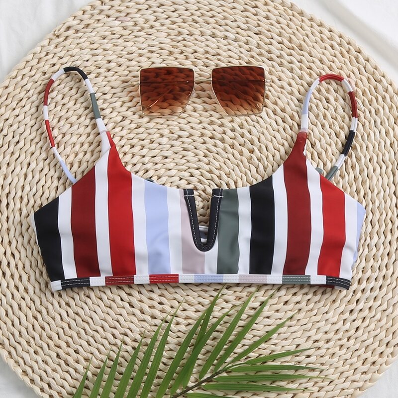 

Striped V Wired Bikini Top, Multicolor