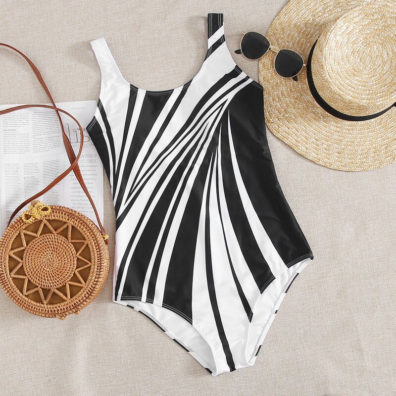 

Graphic Scoop Neck One Piece Swimsuit, Black and white