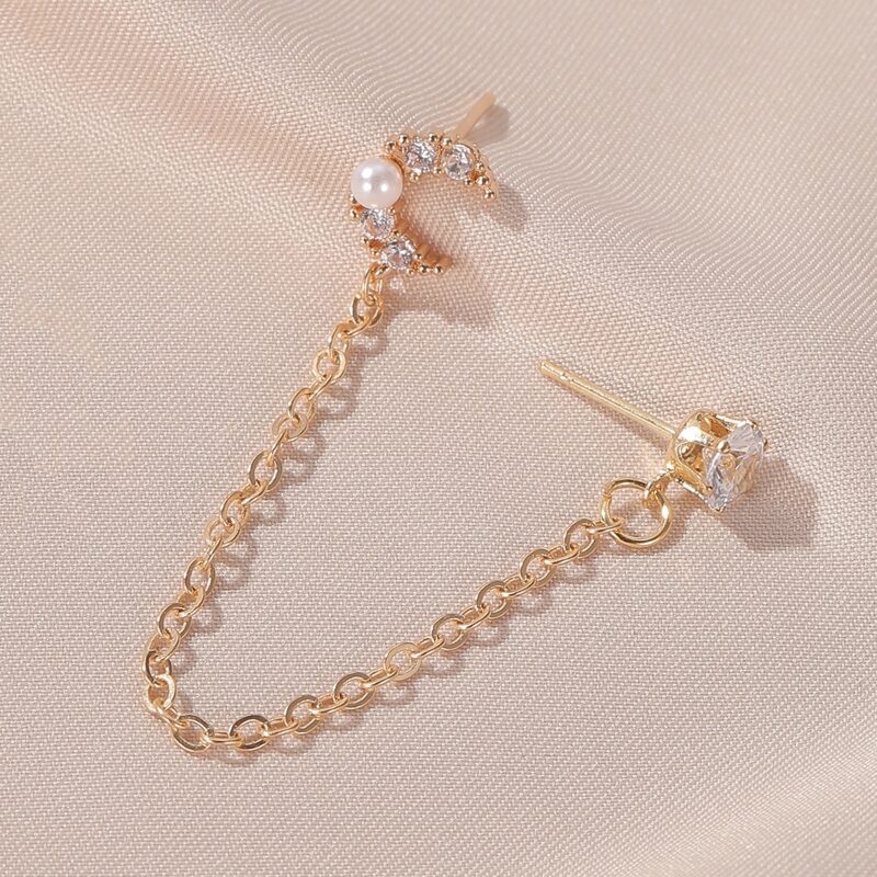 

Faux Pearl Moon Decor Chain Ear Cuff, Gold