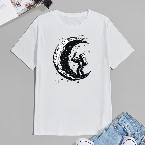 

Men Figure And Moon Print Tee, White