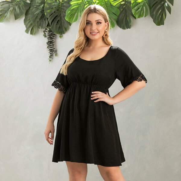 

Plus Scoop Neck Contrast Lace A-line Dress, Black