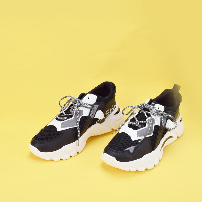

Guys Lace-up Front Colorblock Sneakers, Black