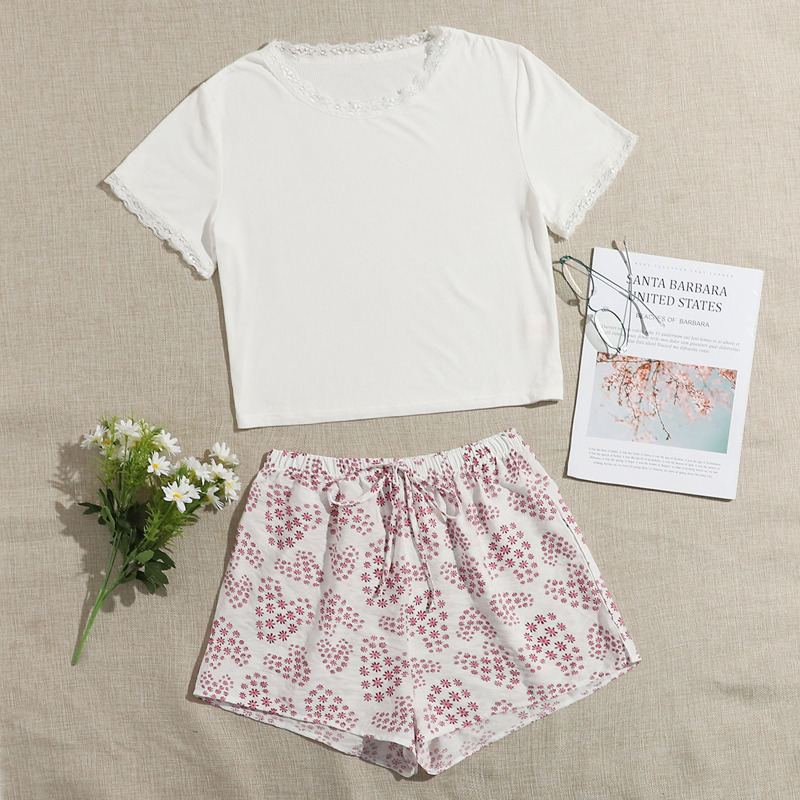 

Lace Trim Tee & Floral Shorts PJ Set, Multicolor