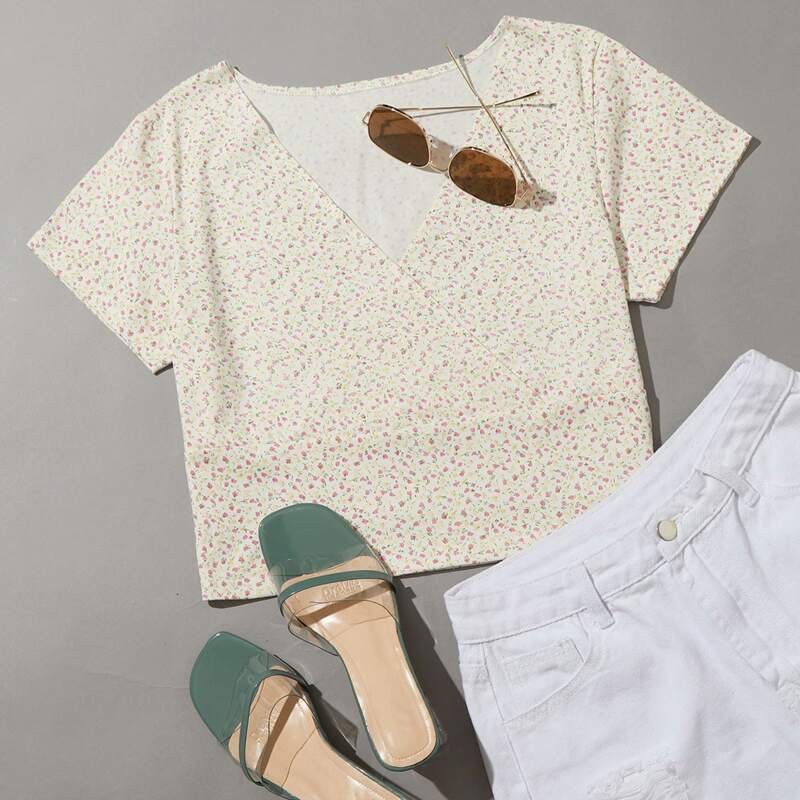 

Ditsy Floral Wrap Tee, Multicolor