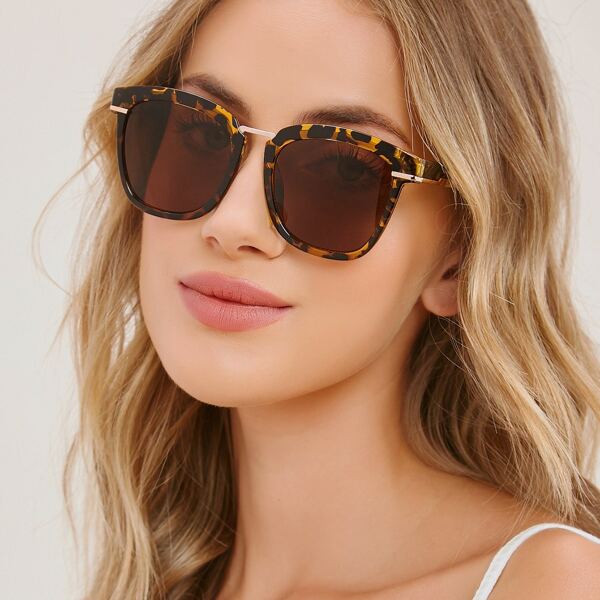 

Metal Detail Leopard Wayfarer Acrylic Sunglasses, Brown