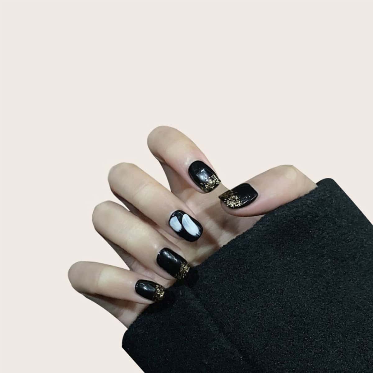 

24pcs Glitter Detail False Nail & 1pc Nail File & 1sheet Tape, Black