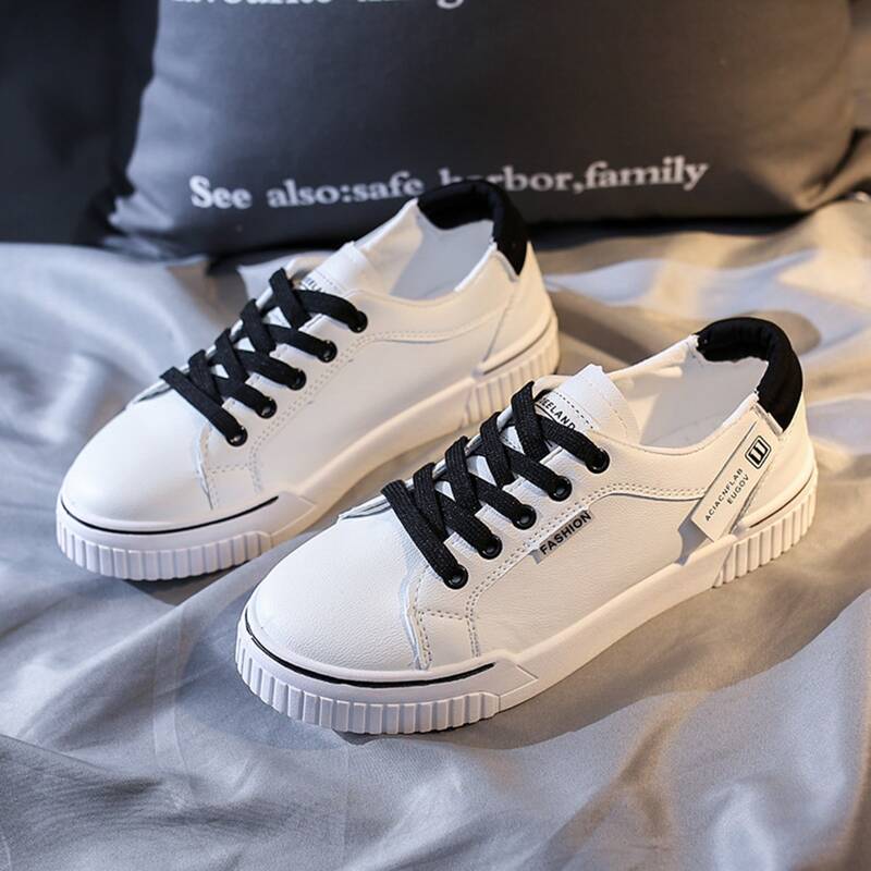

Simple Lace-up Skate Sneakers, Black and white