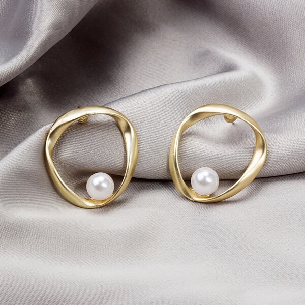 

Faux Pearl Decor Stud Earrings, Gold