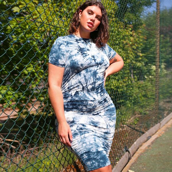 

Plus Tie-Dye Wash Ruched Bodycon Dress, Blue and white