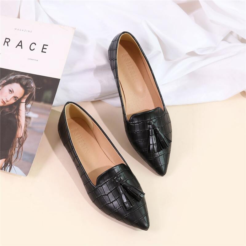 

Tassel Decor Croc Embossed Flat Loafers, Black