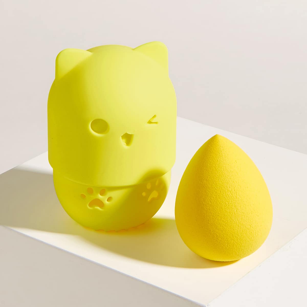 

1pc Water-drop Makeup Sponge With 1pc Storage Box, Yellow